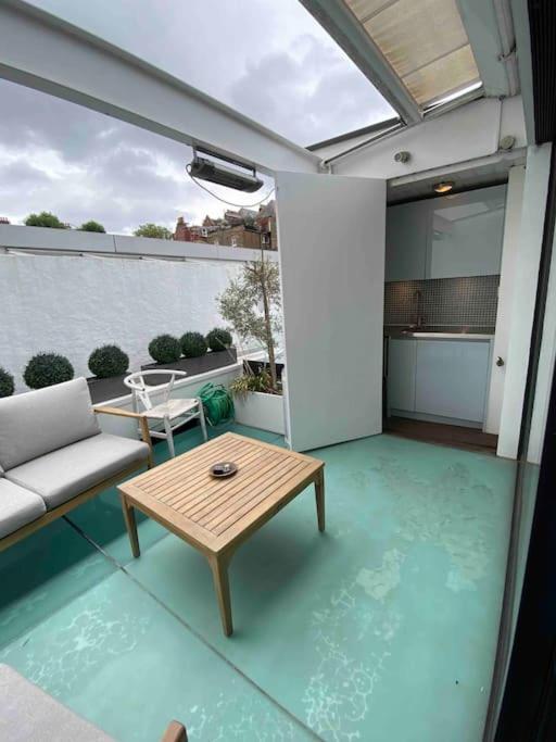 Stunning 4 Bed Mews House With Patio Casa vacanze Londra