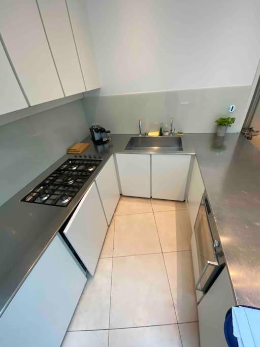 Stunning 4 Bed Mews House With Patio *