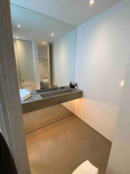 Stunning 4 Bed Mews House With Patio * Londra