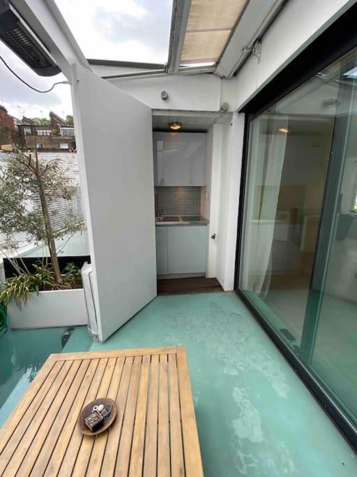 Stunning 4 Bed Mews House With Patio Londra