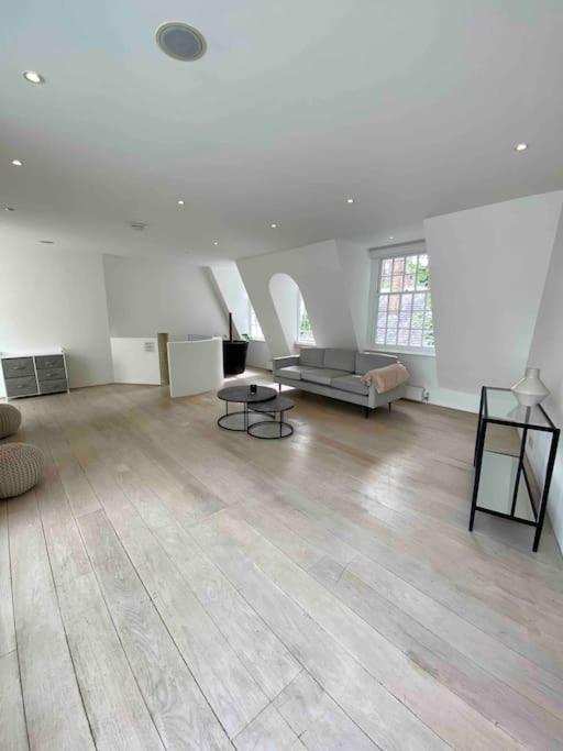 Stunning 4 Bed Mews House With Patio Casa vacanze Londra